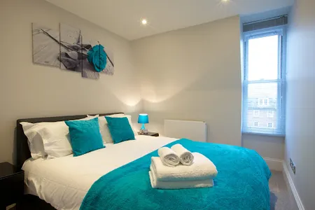 Earls Court - 6 Ongar Road