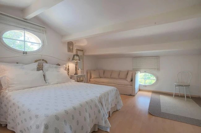 A Gorgeous Villa Home in Gassin