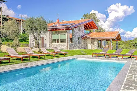 PRISTINE STONE BRICK VILLA WITH STUNNING LAKE COMO VIEWS