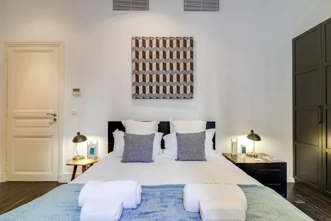 165M2 LAVISH ABODE-AVE MONTAIGNE & CHAMPS ELYSEES