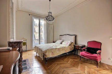 THE SHIMMERING OPERA JEWEL OF PARIS