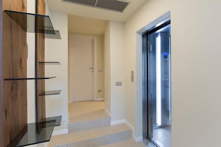 ULTRA MODERN LUXURY RETREAT ON THE FIRST LINE OF LAKE COMO!