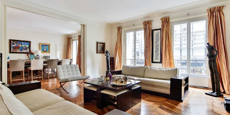 HAUSSMANN LUXURY 230M2 IN AVENUE FOCH