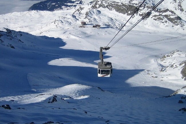 VERBIER LUXURY JUST OFF PLACE CENTRALE