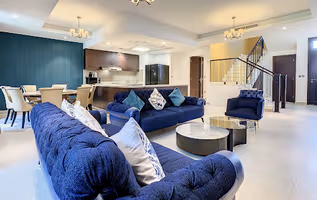 Enchanting 3 + 1 Bedroom Villa, Motor City