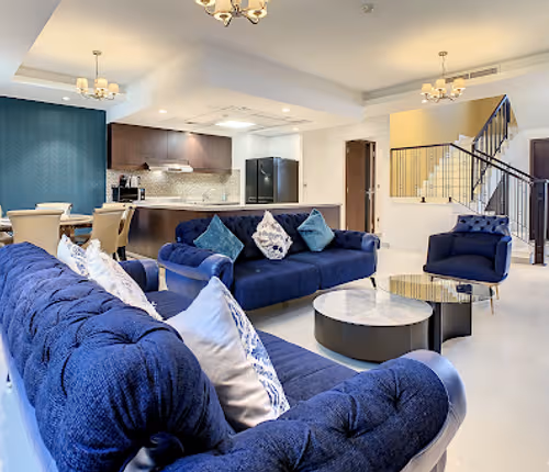 Enchanting 3 + 1 Bedroom Villa, Motor City