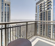 Stylish Creekside 18 Apartment