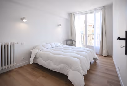 Saint-Fargeau, Serviced Apartment
