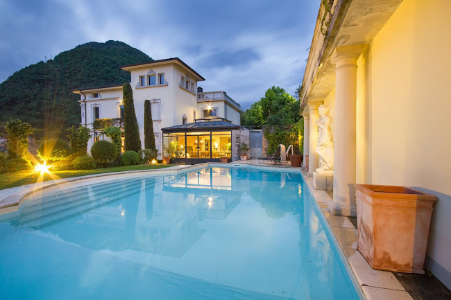 NEO CLASSICAL VILLA WITH PRIVATE SALT WATER POOL