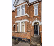 Bedford Hospital Victoria Apartment D By Homely Spaces