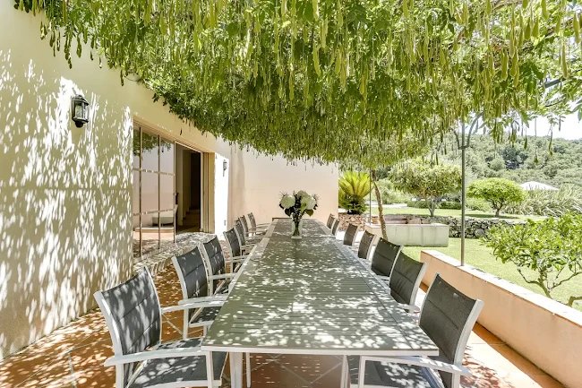 EXCEPTIONAL 320M2 BASTIDE OVERLOOKING THE GULF OF ST TROPEZ