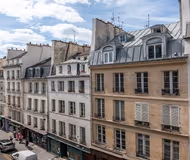 WELCOME TO ILE SAINT LOUIS! AN EXTRAORDINARY VIEW OF THE SEINE AWAITS YOU!