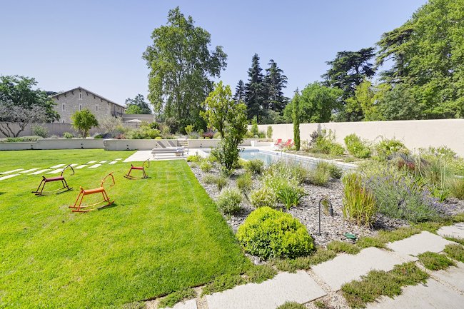 A Cozy Villa Retreat Near St Remy de Provence