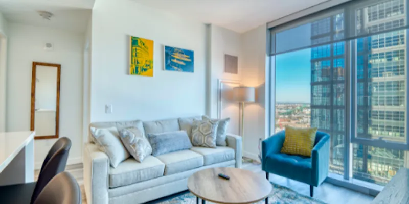 Hub House Apartments