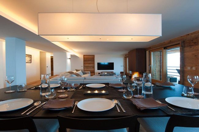 A SUN-DRENCHED LUXURY WITH EXCEPTIONAL VIEWS OF COMBINS MASSIF AND MONT BLANC