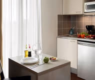 Full kitchen at Avignon