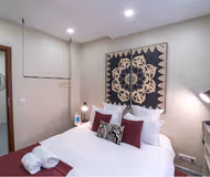 NESTLED IN THE GLAMOROUS AND POPULAR CHAMPS-ÉLYSÉES