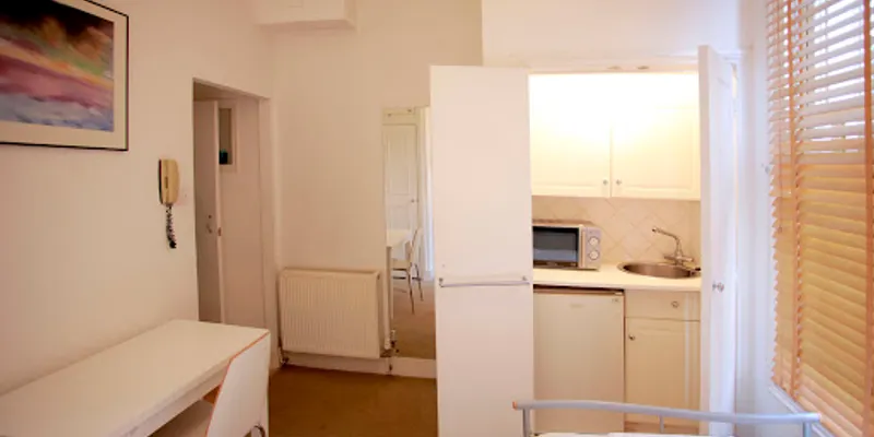 Studios near Kensington Gardens in Paddington