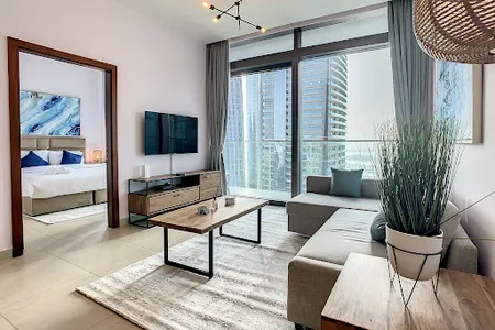 Elegant One Bedroom apartment With Marina Views
