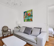 A STONE'S THROW FROM PLACE ST CHARLES & BEAUGRENELLE