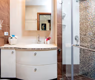 Bathroom at King David Crown