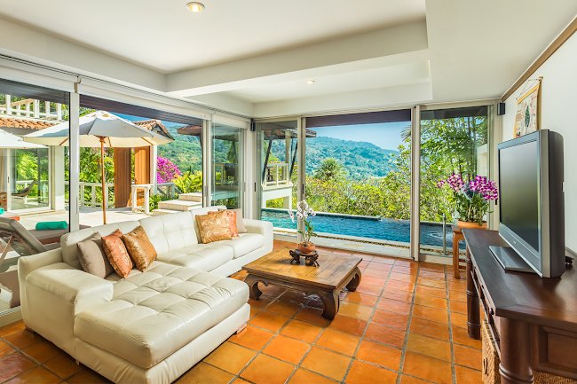 Delightful Villa Near Kata Beach