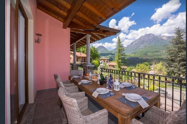 Lap up Some Menaggio fun and Lake Como Relaxation in This Luxury Family Villa!