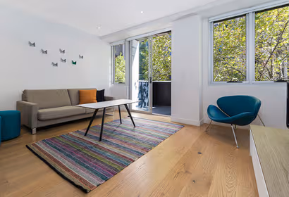 Apartments in Collins Street, Melbourne CBD