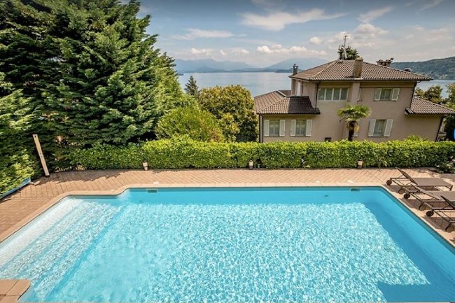 ALL-ENCOMPASSING LUXURY 600M2 VILLA WITH MAGICAL EXQUISITE VIEWS OF LAKEMAGGIORE