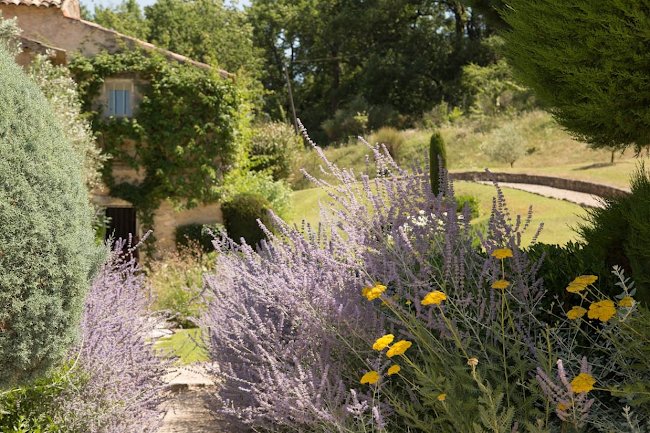 Gorgeous Provencal Mas Near Lacoste