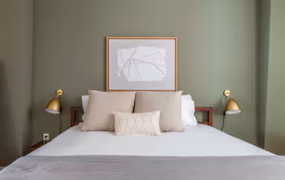 The Mass Service Apartment