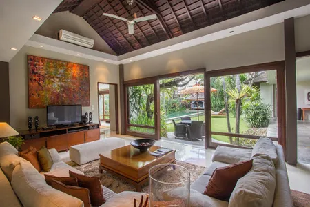 A Glamorous Family Villa With Outstanding Style