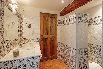 Quintessential Provencal Villa in the Hamlet of Maubec