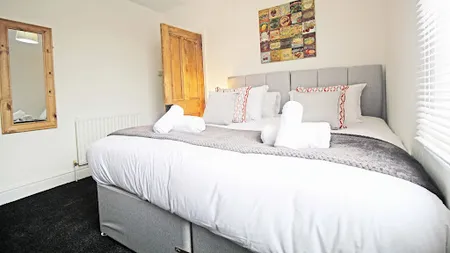 Panton Road Modern Classic Terrace - Sleeps 8