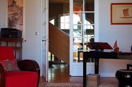 A Premier Villa Tucked in a Serene Cove of Bordeaux