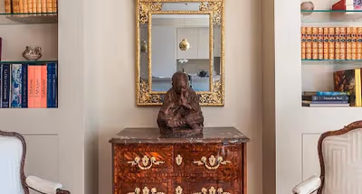 An Oasis of Calm on a Top Floor - Avenue Rapp