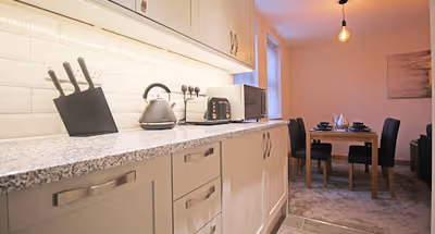Stylish Central Chester Apartment - Free Parking