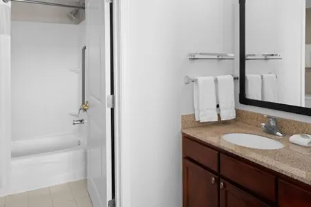 Middle Avenue Apartment