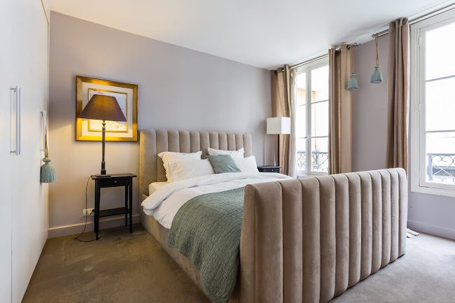 150M2 DESIGNER FLAT ON RUE DU FAUBOURG HONORE
