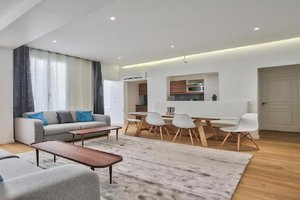 Marais treasure - A stunning sublime family home for 15