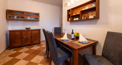 <font style="vertical-align: inherit;"><font style="vertical-align: inherit;" class="goog-text-highlight">Kifogástalan konyha a Miklós u. 15. szám alatt. </font><font style="vertical-align: inherit;">Debrecen 4025 Magyarország</font></font>