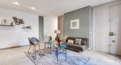 IN THE POSH HEART OF PARIS 130M2 CHAMPS ELYSEES