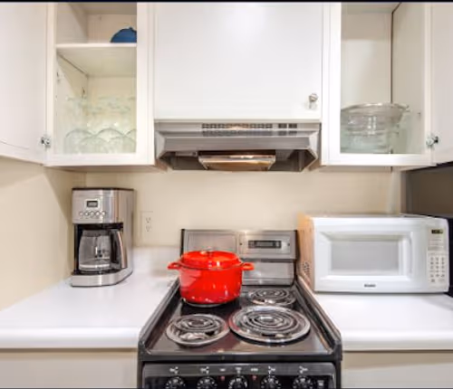 17th St NW Serviced Apartments