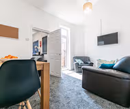 Spacious 3 Bedroom (Leigh)