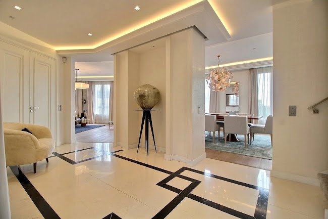 A SIGNAURE LUXURY ON CHAMPS DE MARS ALMA MARCEAU