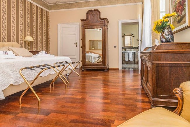 LAKE COMO HISTORIC LUXURY VILLA- 1200M2 OF PURE SPLEDOUR