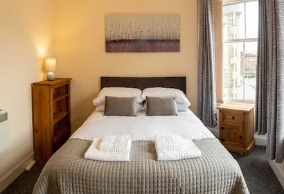 Central, Spacious Apartment Close to University