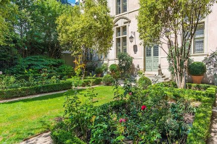 MAGICAL 170M2 HOME OF PURE BLISS IN LE MARAIS