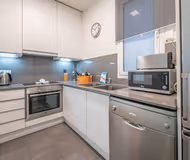 Bright Central Serviced Apartment
