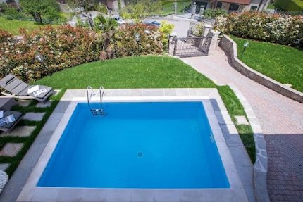 Lap up Some Menaggio fun and Lake Como Relaxation in This Luxury Family Villa!